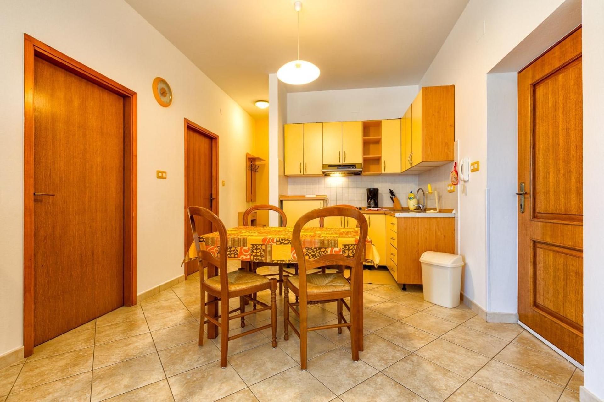 Apartments With A Parking Space Малий Лошинь Номер фото